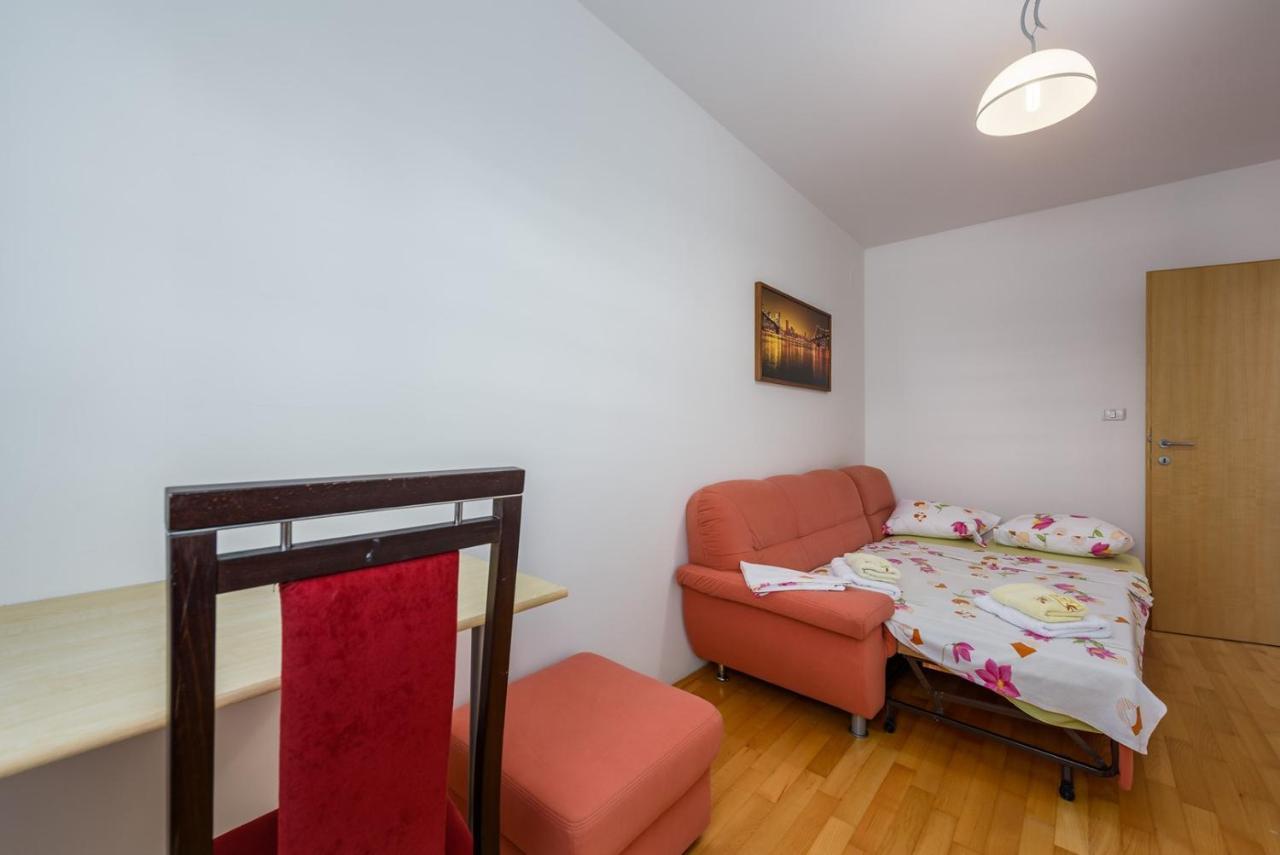 Flora House With Apartment Zambratija  Exterior foto